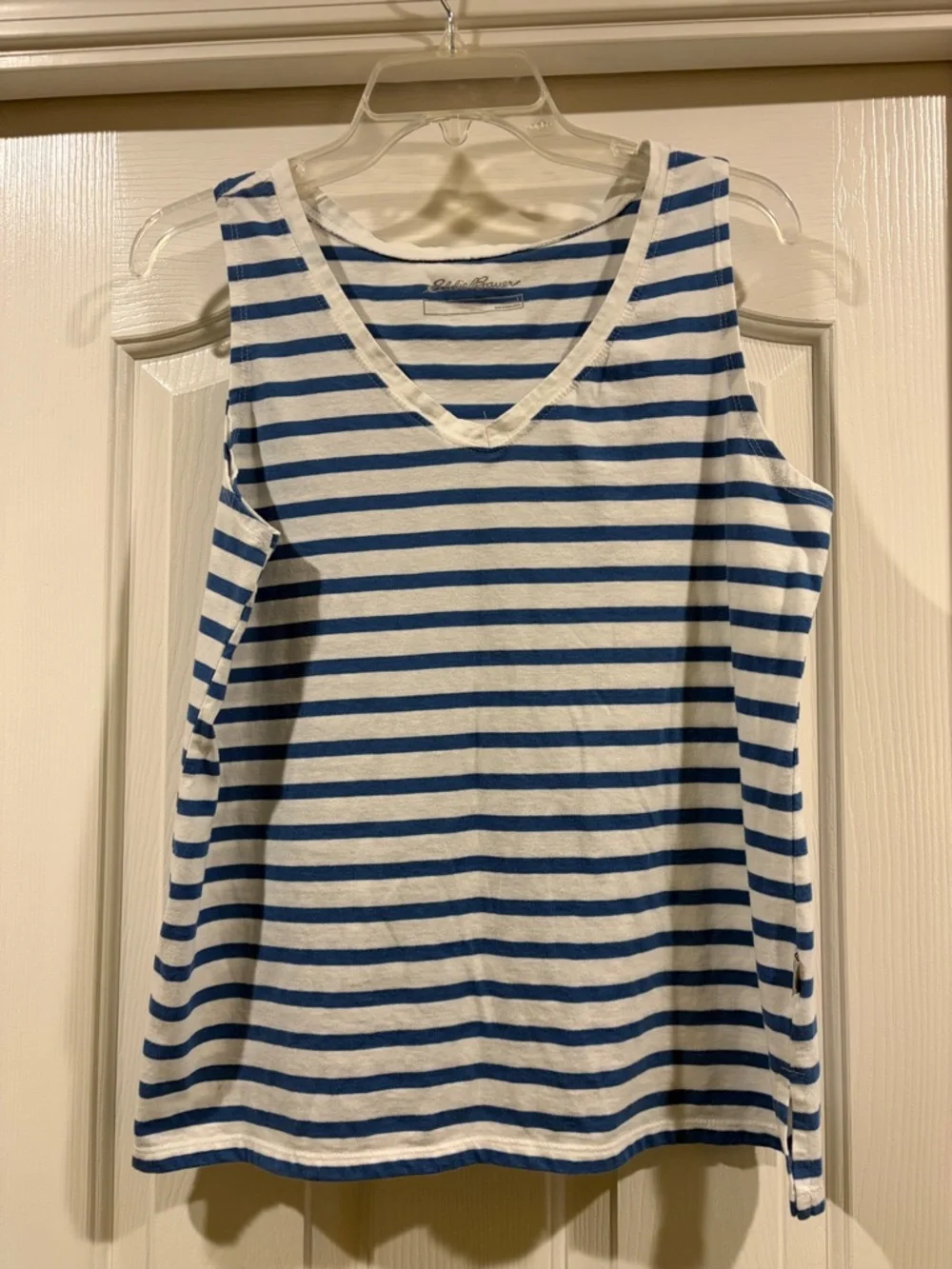 Eddie Bauer White and Blue Striped V-Neck Tank size L - Picture 3 of 6